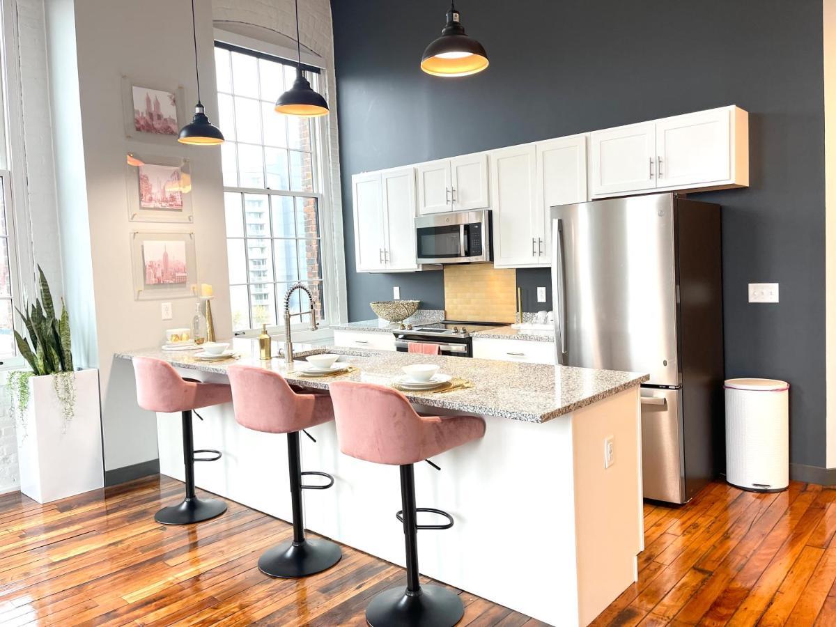 2Br 2Br Le Chateau 505 Lux Penthouse In A Historic Building Utica Exterior photo