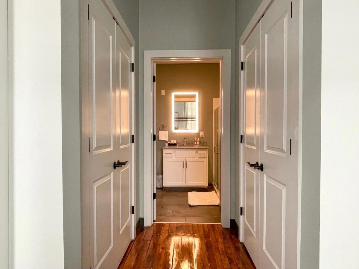 2Br 2Br Le Chateau 505 Lux Penthouse In A Historic Building Utica Exterior photo