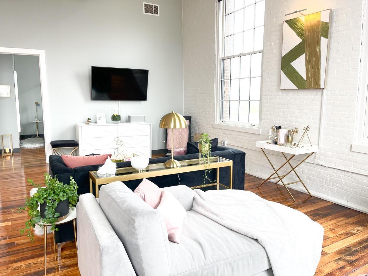 2Br 2Br Le Chateau 505 Lux Penthouse In A Historic Building Utica Exterior photo